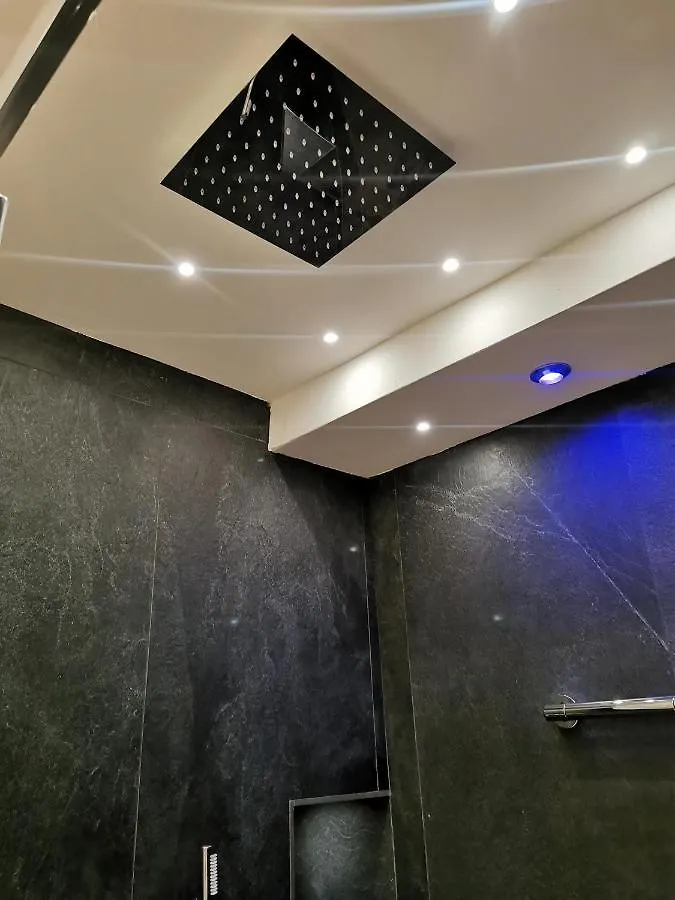 Pergolesi Apartments Milan 0*,  Italy