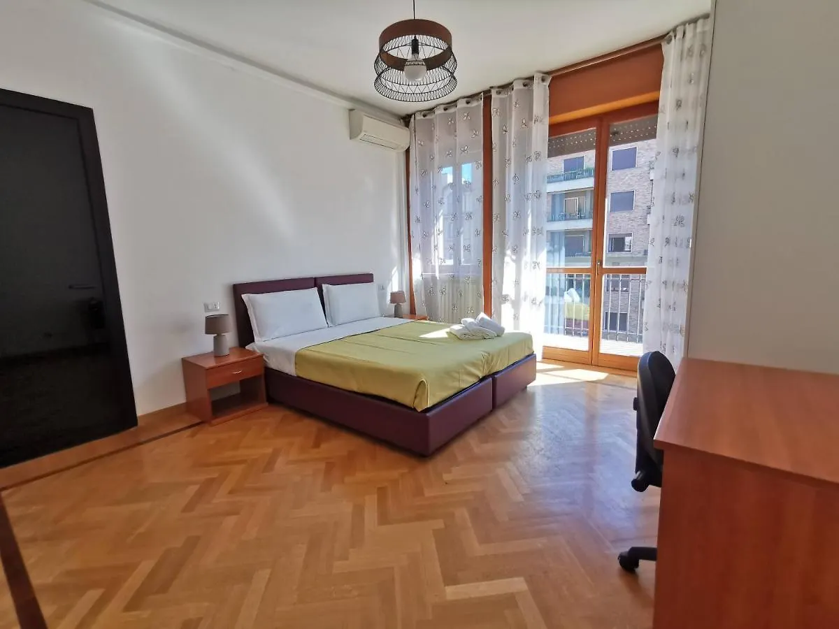 Pergolesi Apartments Milan 0*,