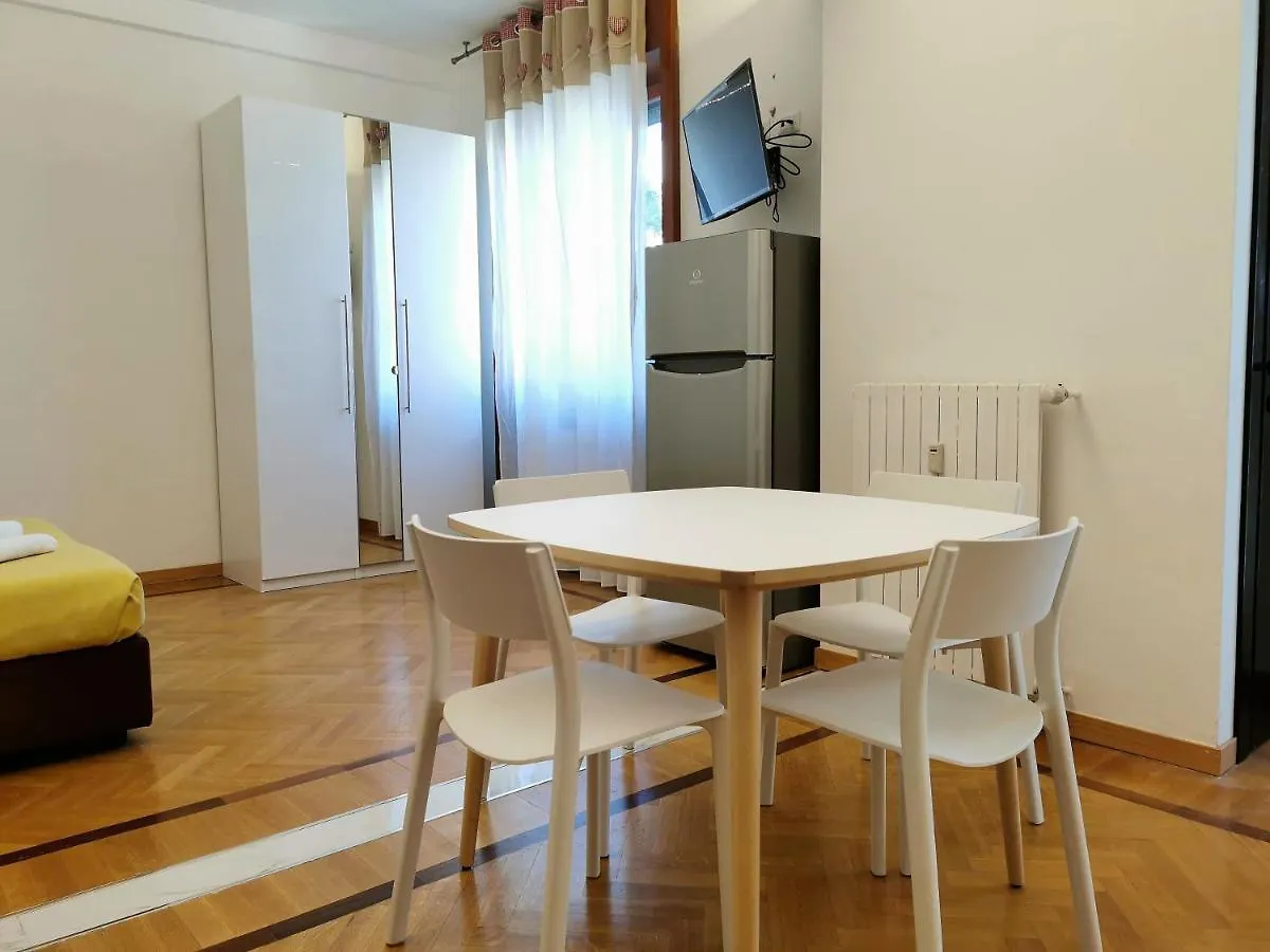 Pergolesi Apartments Milan