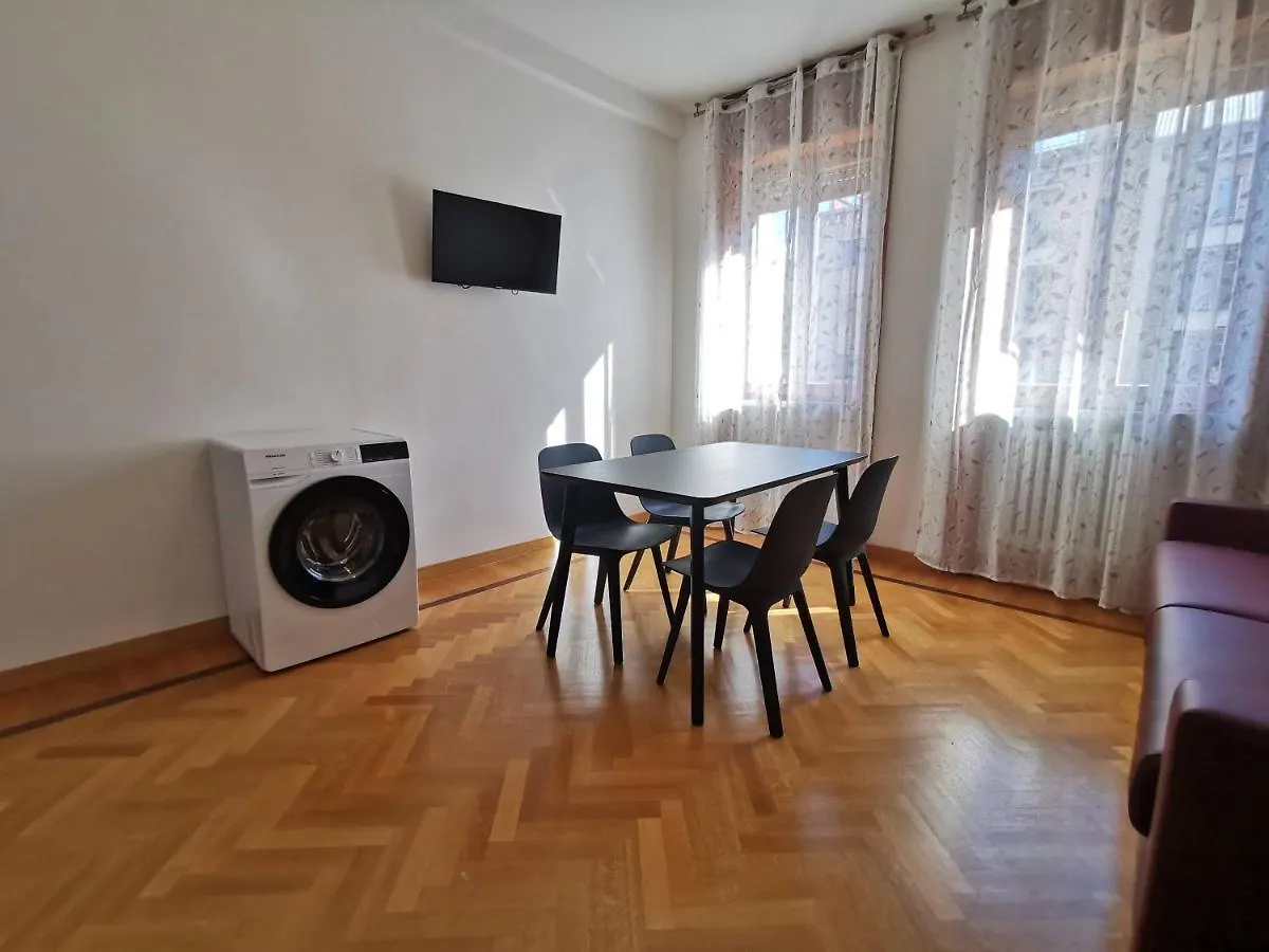 Pergolesi Apartments Milan