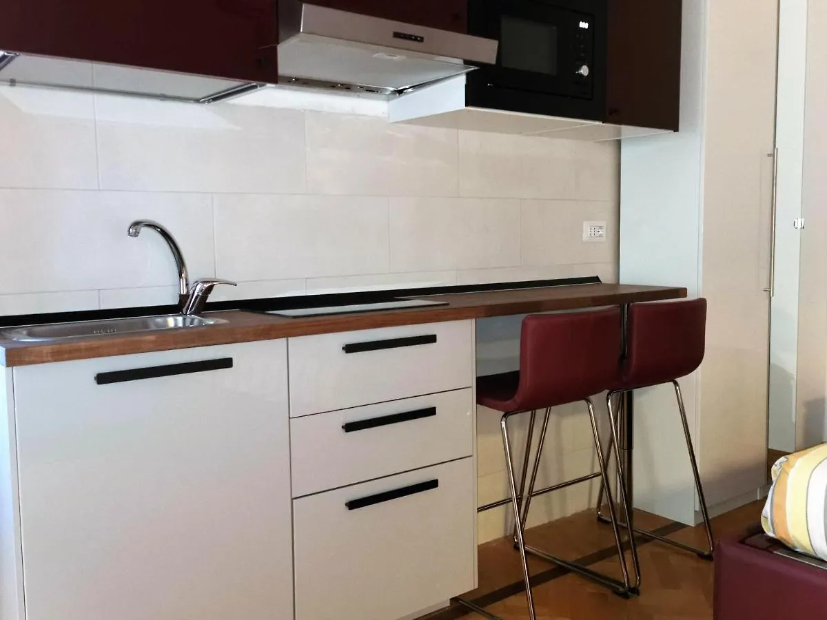 Pergolesi Apartments Milan