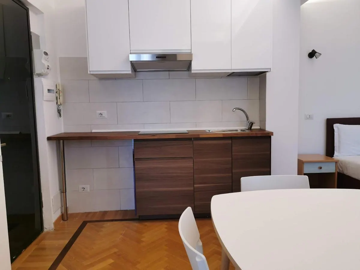 Pergolesi Apartments Milan