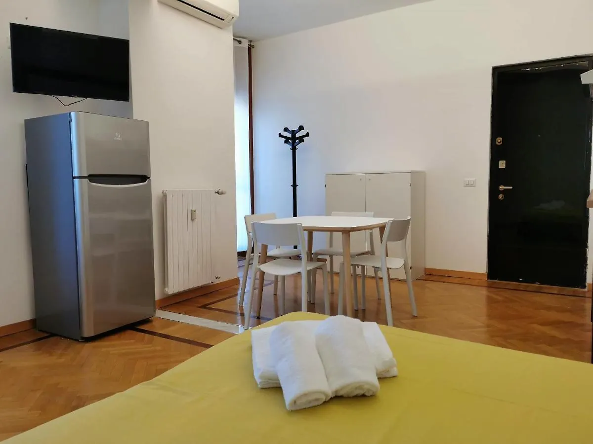 Pergolesi Apartments Milan